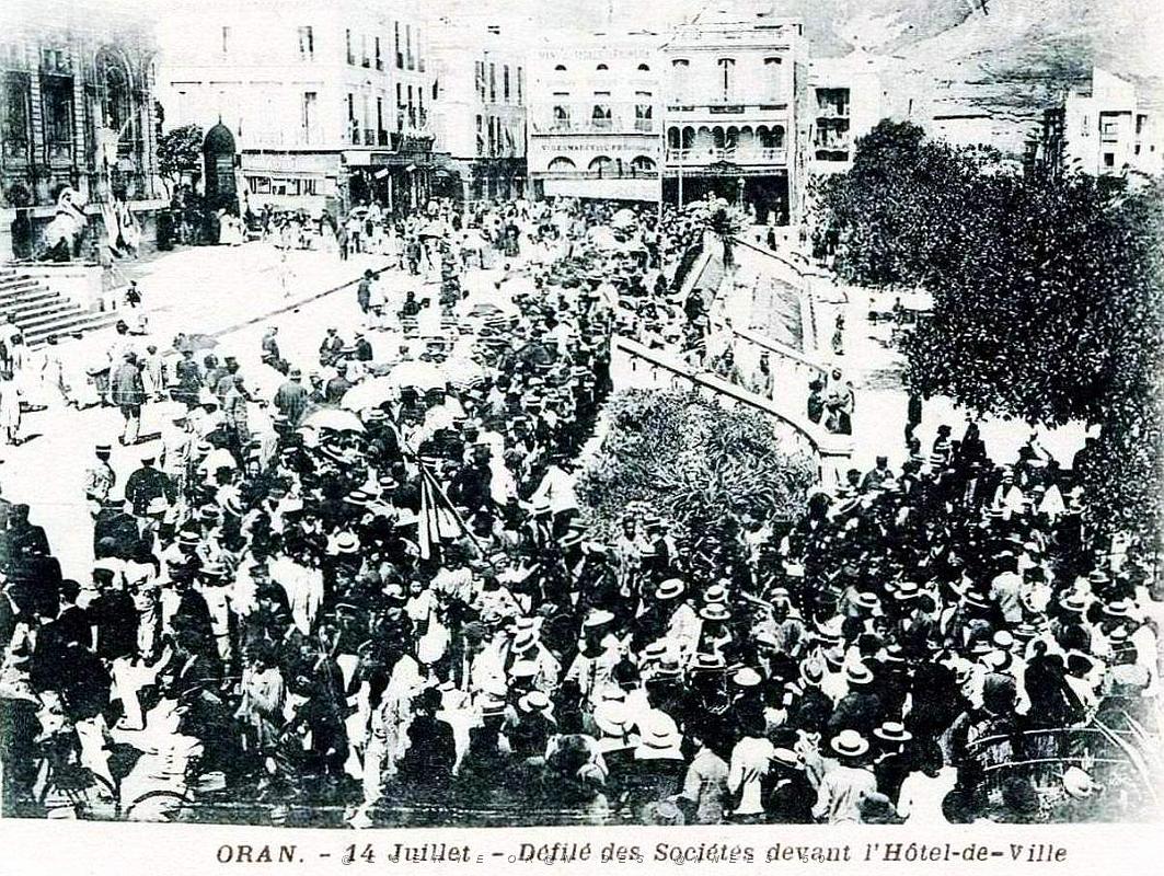 Oran - Place d'Armes - 14 juillet 1901.jpg